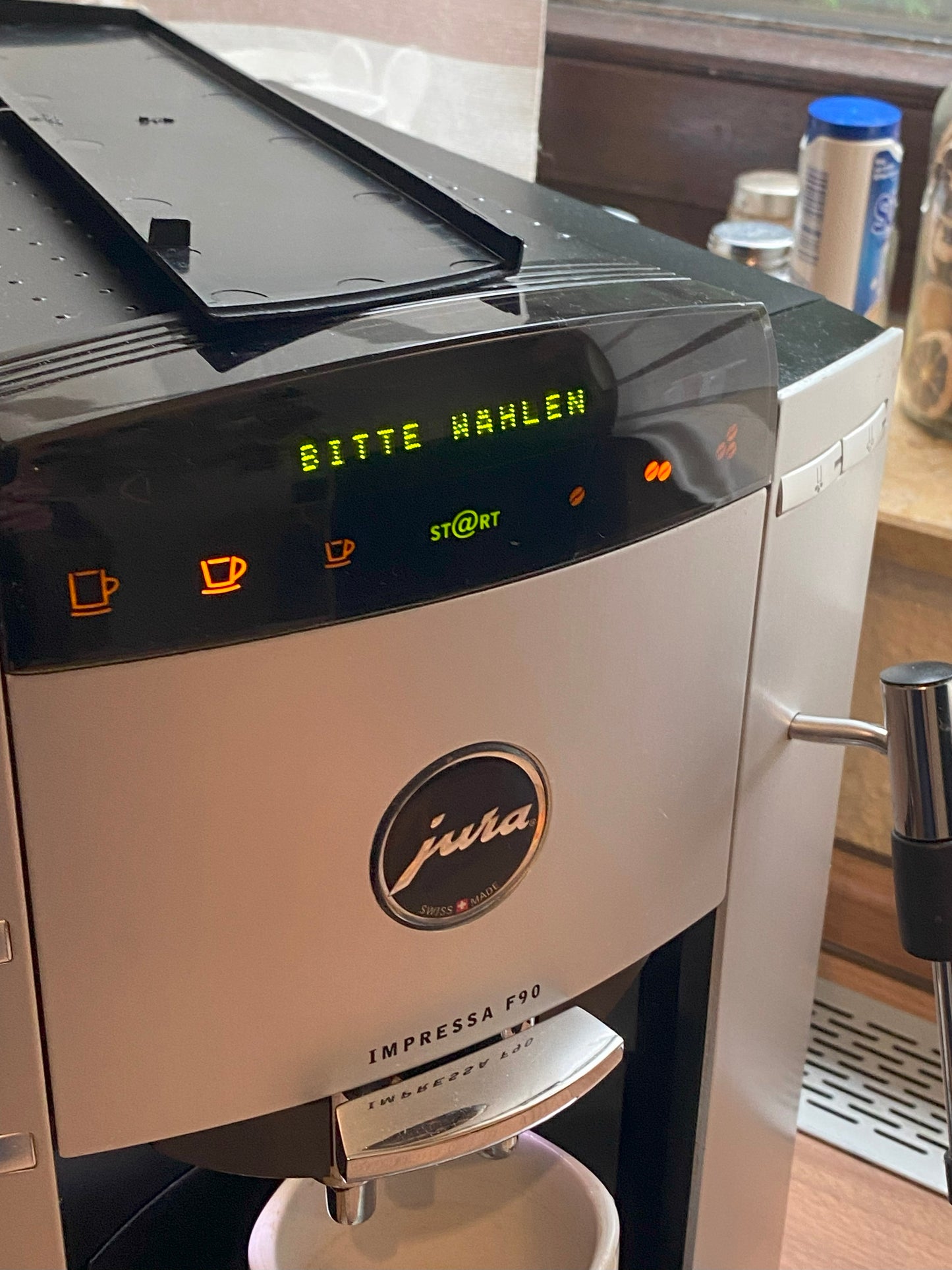 Jura F90 Vorderteil mit Display, Auslauf, Tasten, Stecker & Kabel – baufertig, Kaffeevollautomat - Car Kaffeeautomaten, Ersatzteile