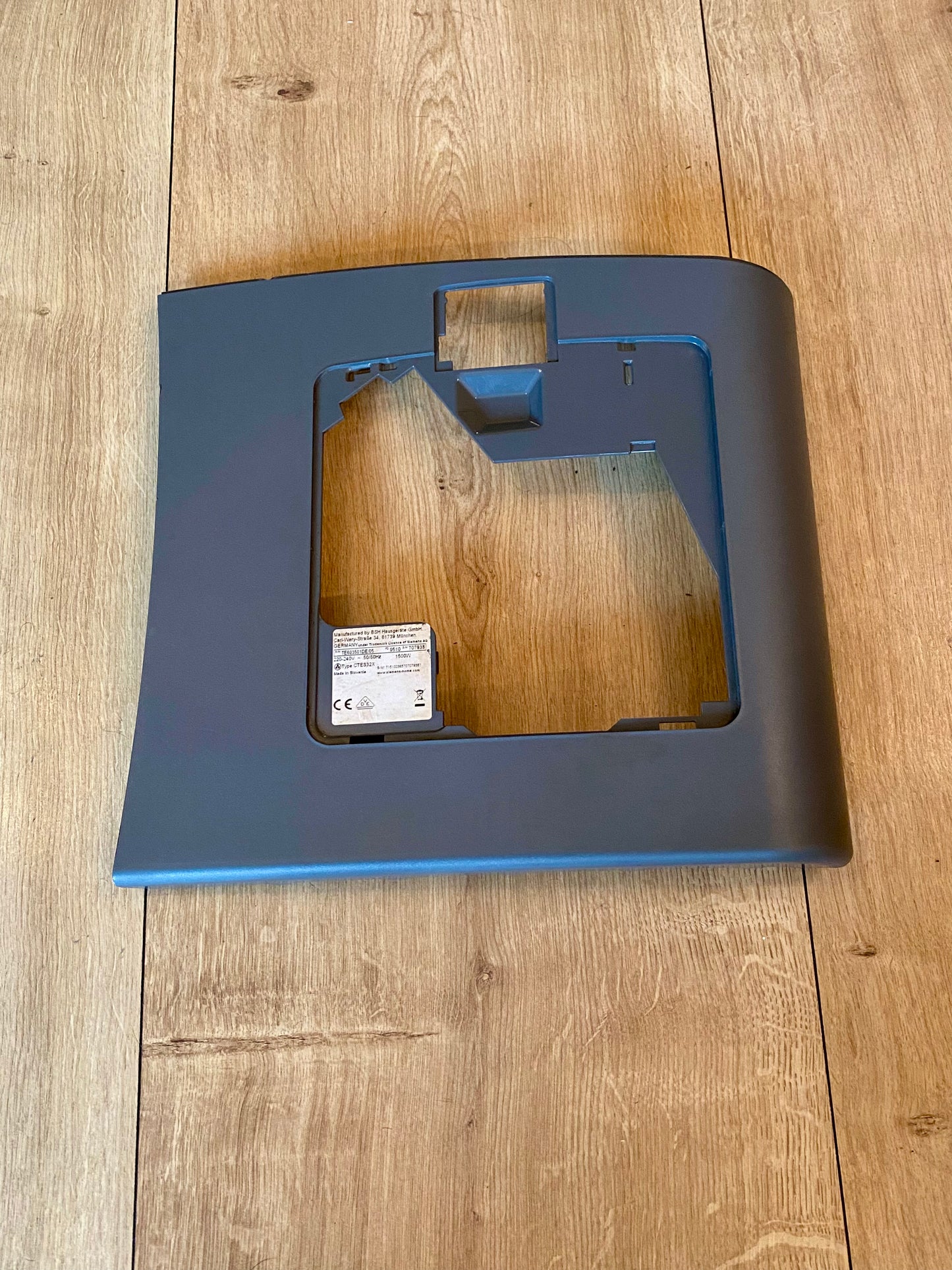 Siemens EQ5 / EQ6 / EQ6 Plus / EQ6 300 Series – Gehäuse Brüheinheit-Seite Abdeckung Kaffeevollautomat Grau - Car Kaffeeautomaten, Ersatzteile