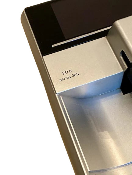 Siemens EQ.6 Series 300 Vorderteil Display mit Kaffeeauslauf + Stecker Kaffeevollautomat - Car Kaffeeautomaten, Ersatzteile