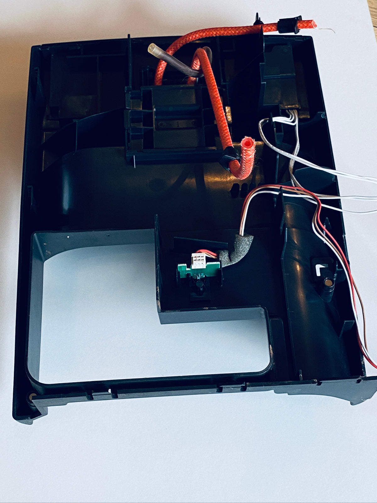 Siemens EQ6 Plus S400 Vorderteil mit Display mit Auslauf