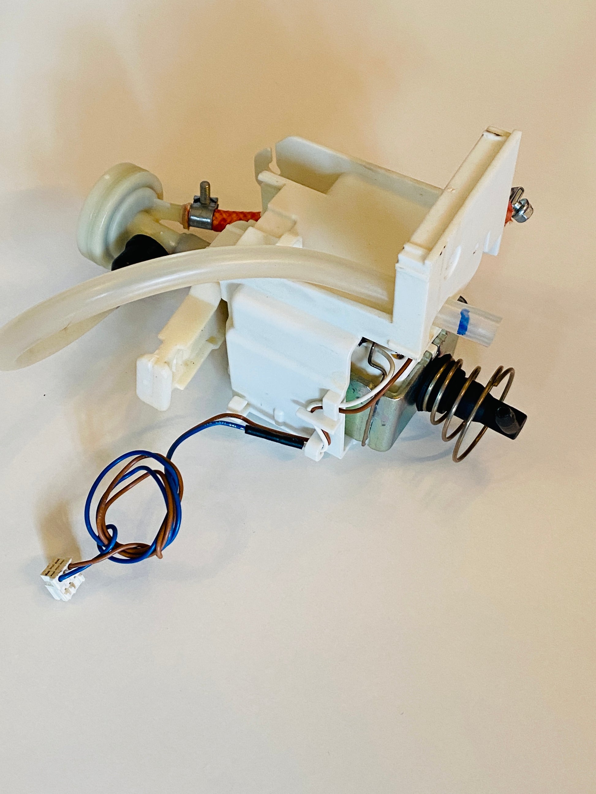 BOSCH SIEMENS EQ6 Siemens EQ6 EQ5, EQ7 EQ500 Wasserpumpe mit Pulsationsdämpfe