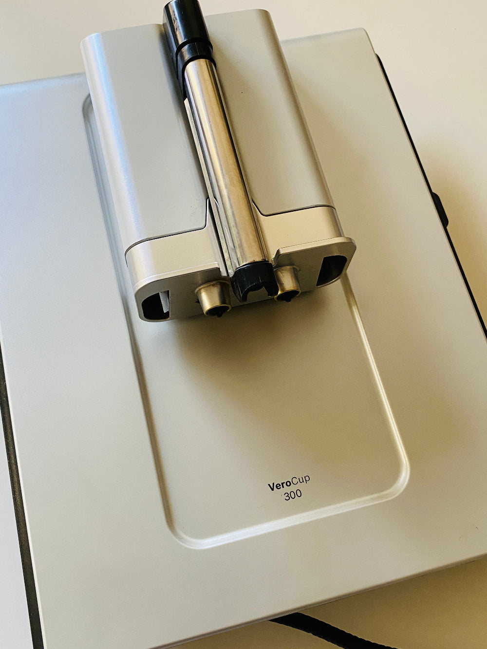 Bosch Verocup 300 Vorderteil mit Kaffeeauslauf