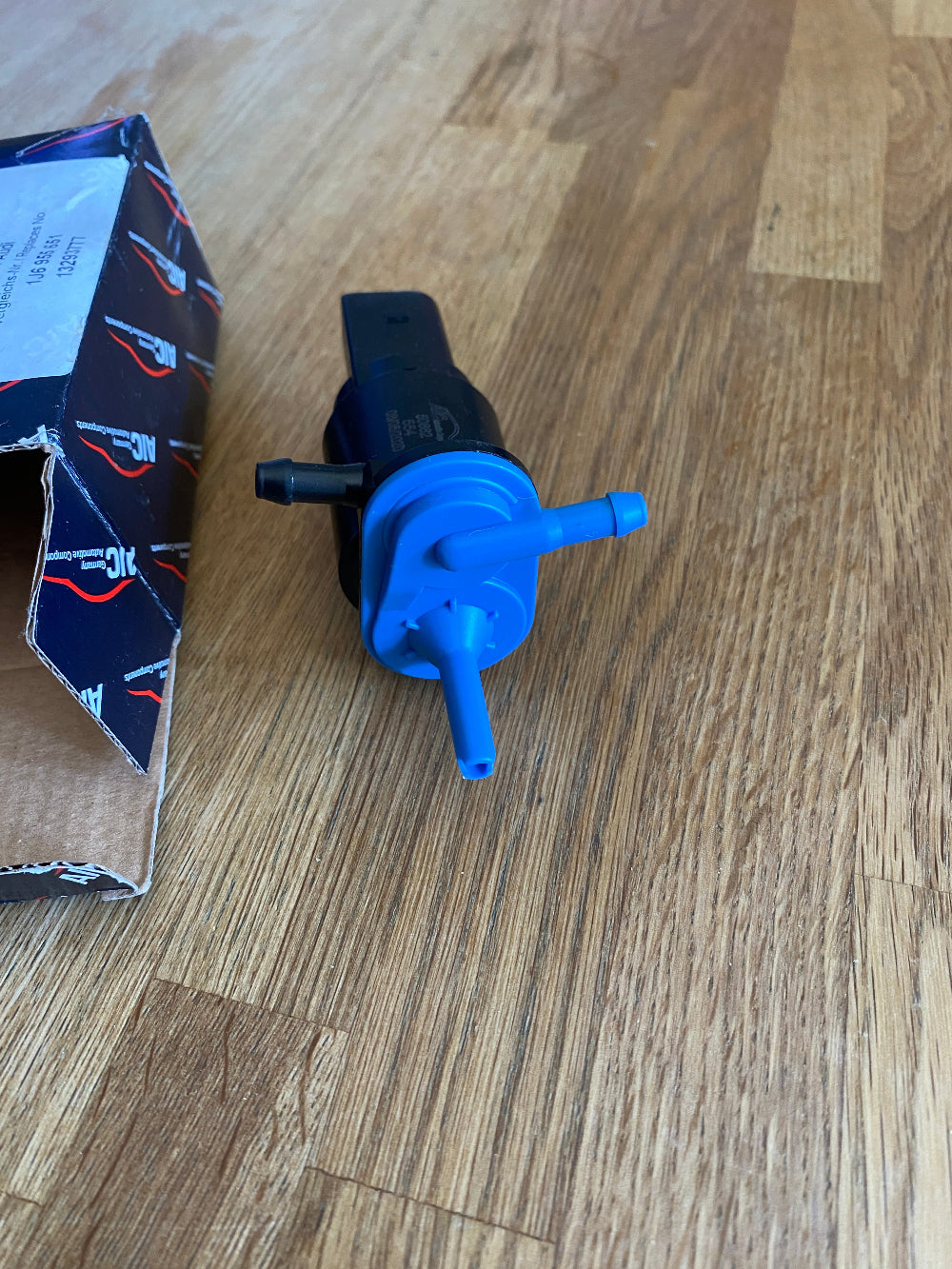 Waschwasserpumpe / Scheibenwaschpumpe für VW & Audi Seat Skoda