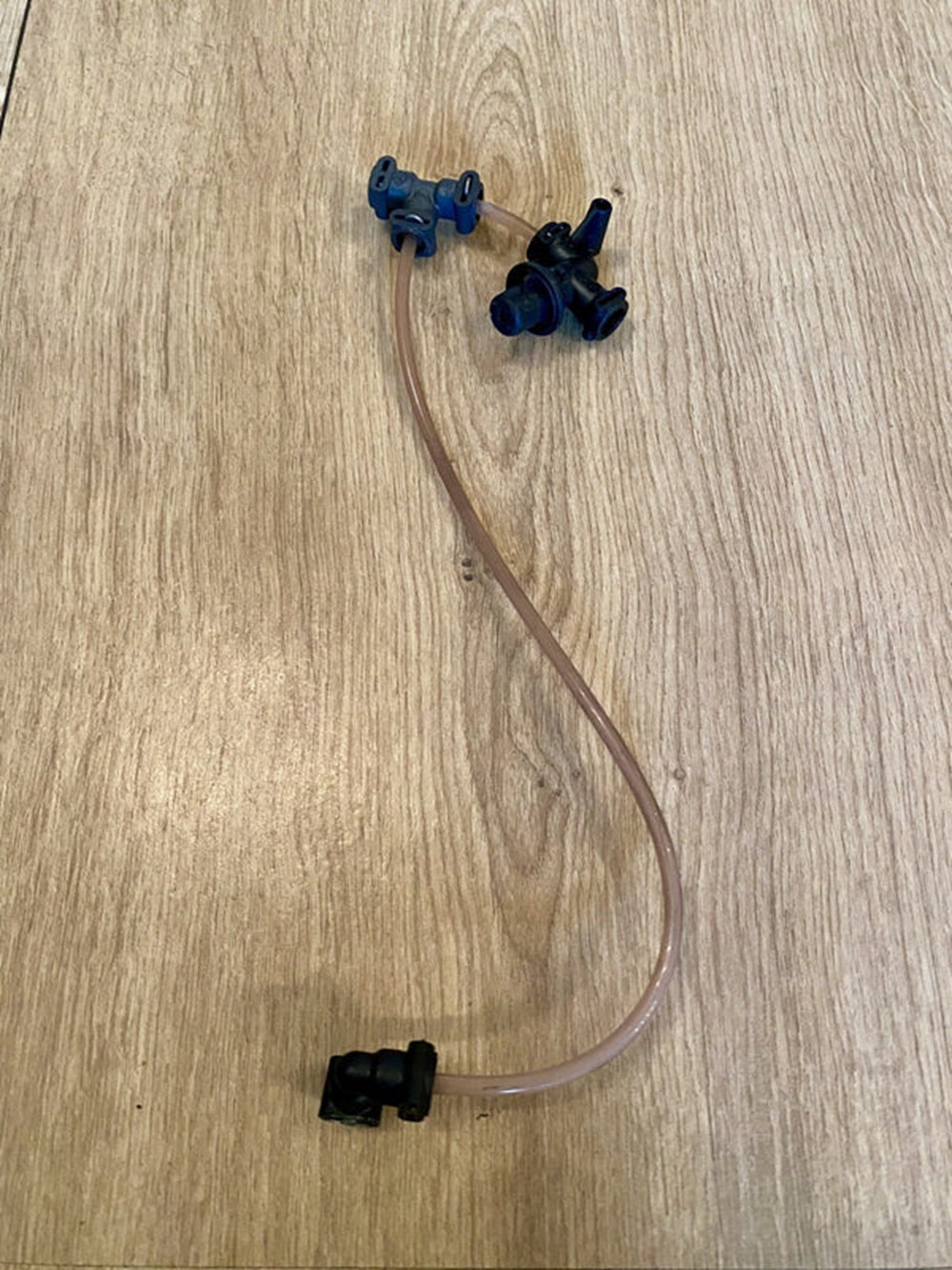 Jura / Melitta Auslaufventil für Thermoblock und Wasserpumpe – Verbindungsteil mit Ventil – Ersatzteil Kaffeevollautomat | Refurbished