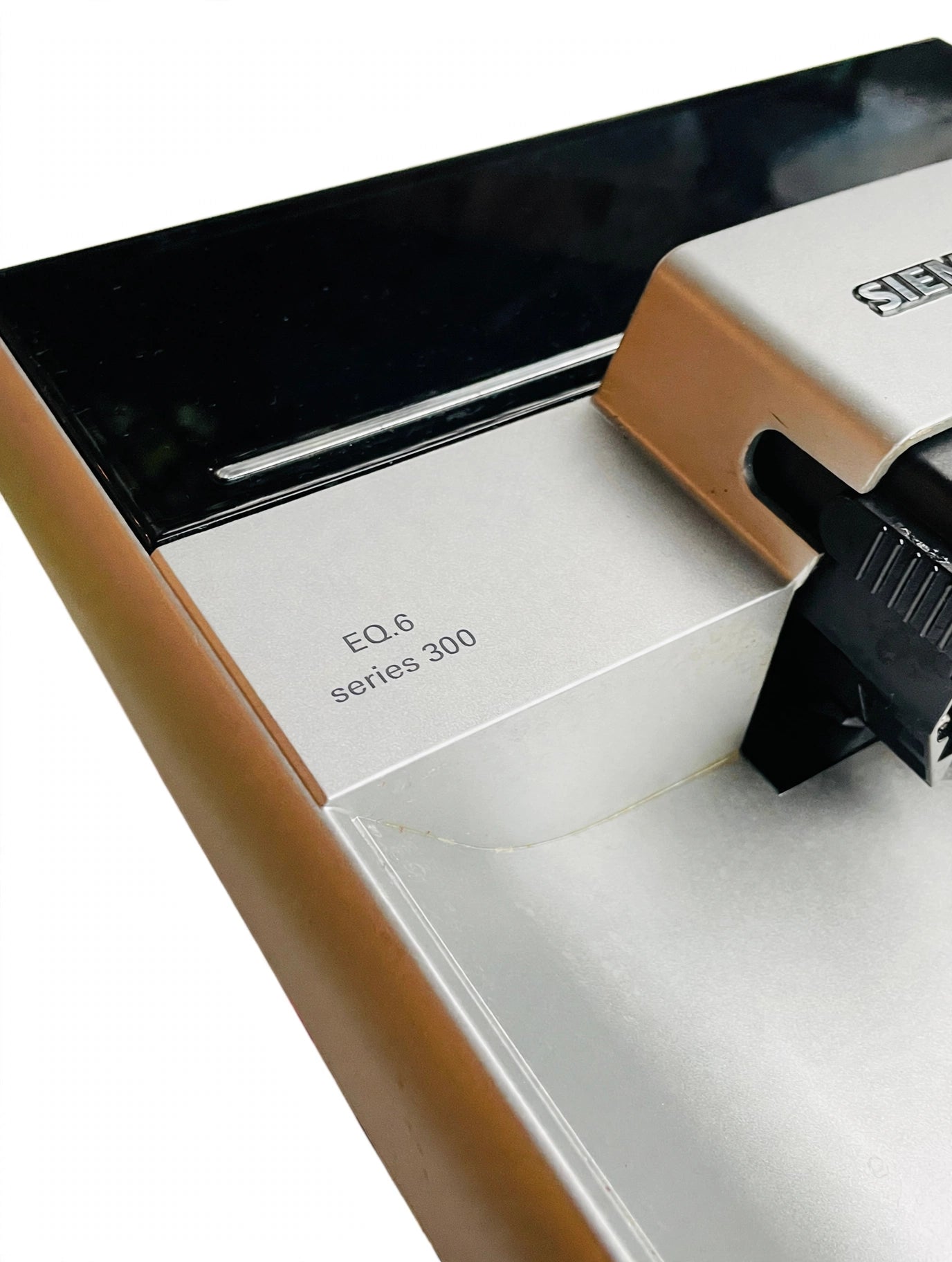 Siemens EQ.6 Series 300 Front Display Kaffeeauslauf