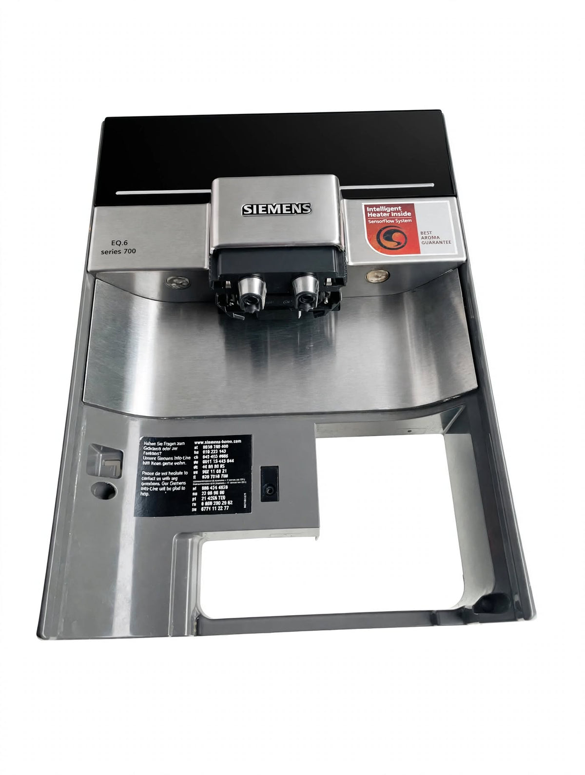 Siemens EQ.6 Serie 700 Front mit Display mit Kaffeeauslauf