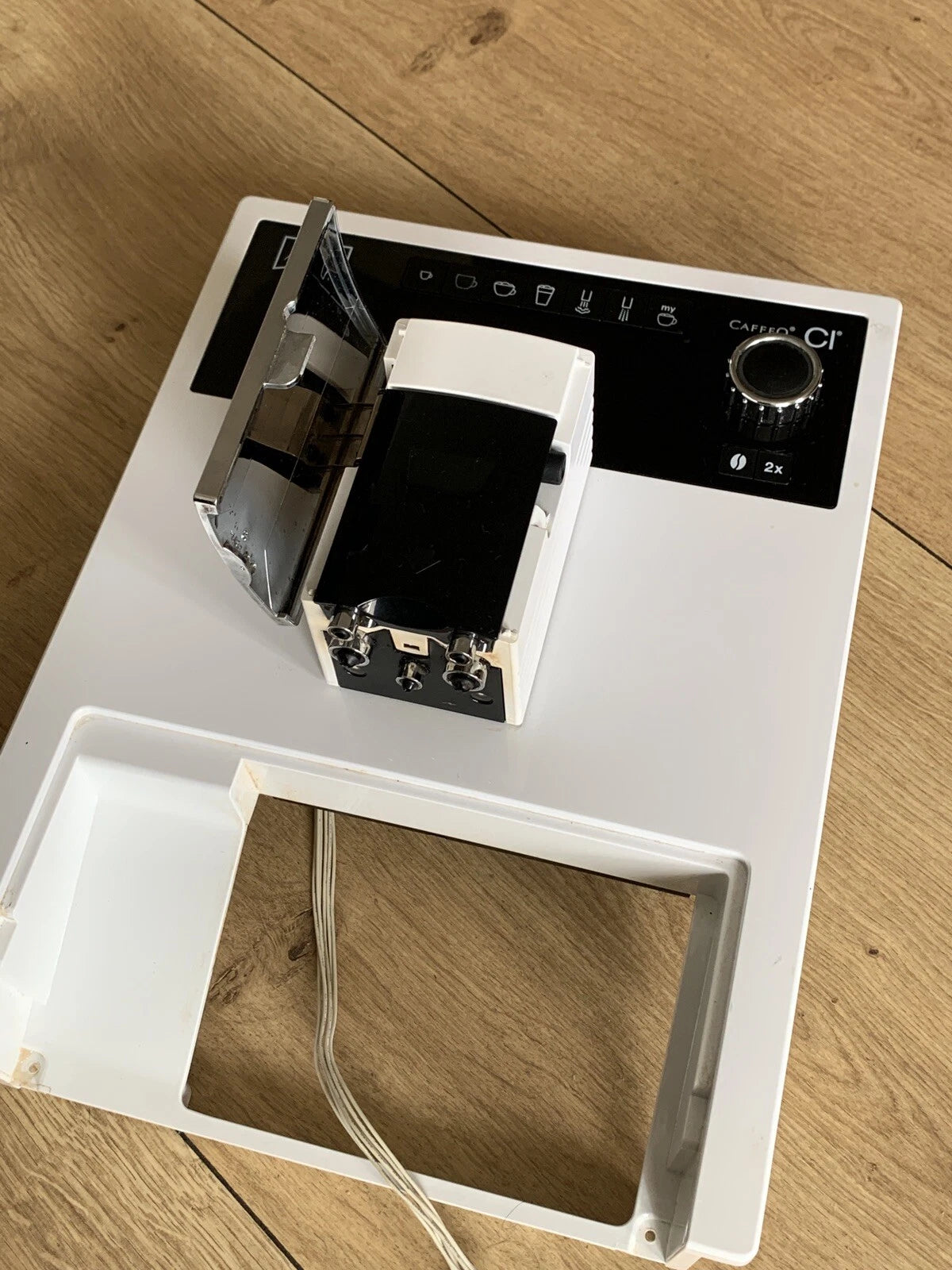 Kaffeeautomaten Ersatzteile – Melitta Caffeo CI Vorderteil mit Auslauf, Stecker & Display, sofort einbaufertig